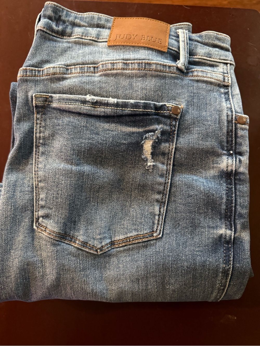 Judy Blue Women’s Straight Light Blue Distressed Jeans